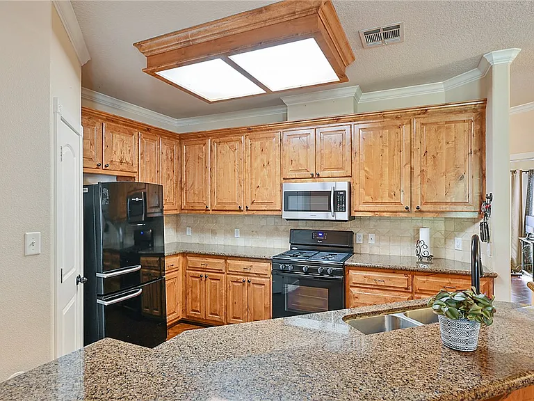 2214 Brougham Pl — Photo 8