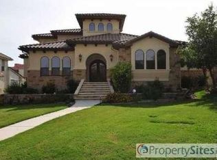 3 Applegreen Ct, The Hills, TX 78738