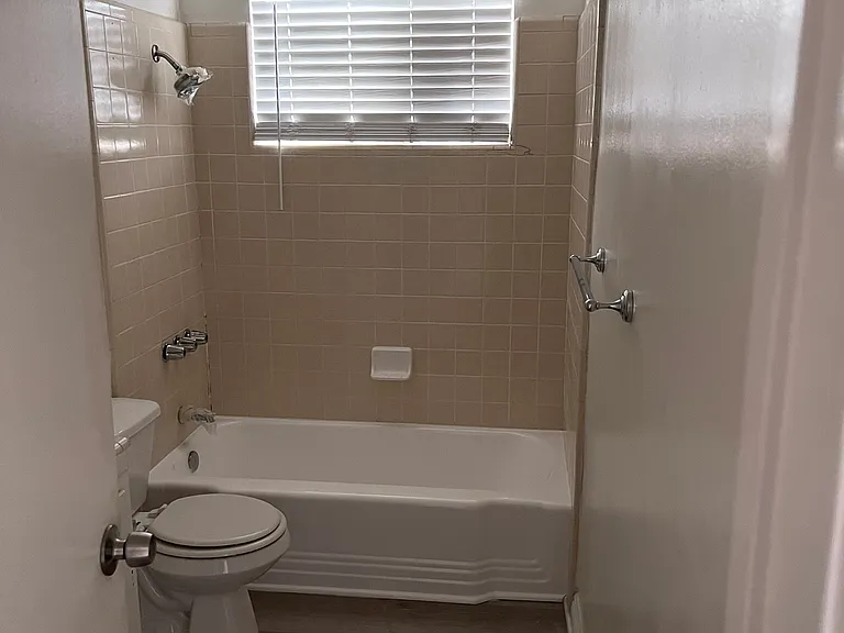 13824 Christine Dr #5 — Photo 11