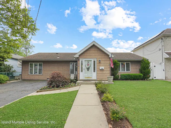 296 Montreal Ave, Staten Island, NY 10306