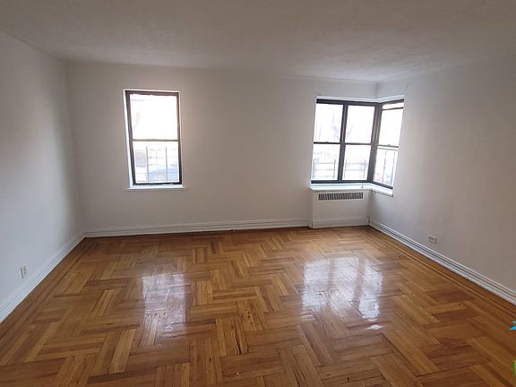 3rd image of 1775 Clay Ave #H1