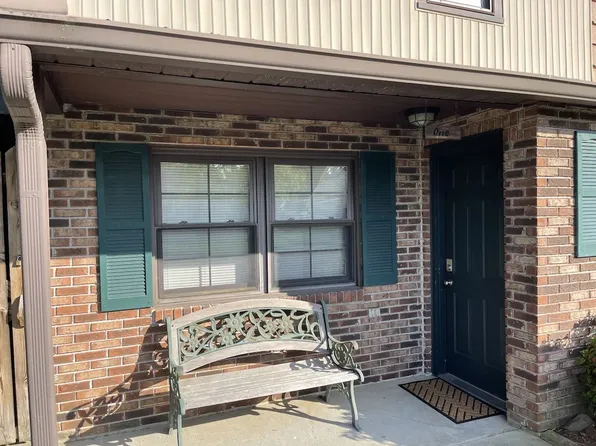 625 S Asbury Dr APT 1, Pigeon Forge, TN 37863