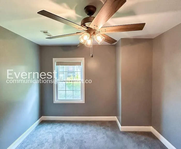 603 Henry St — Photo 11