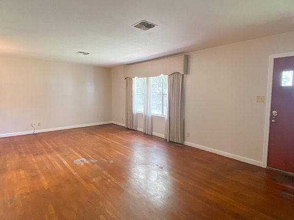 4th image of 131 Frazier St