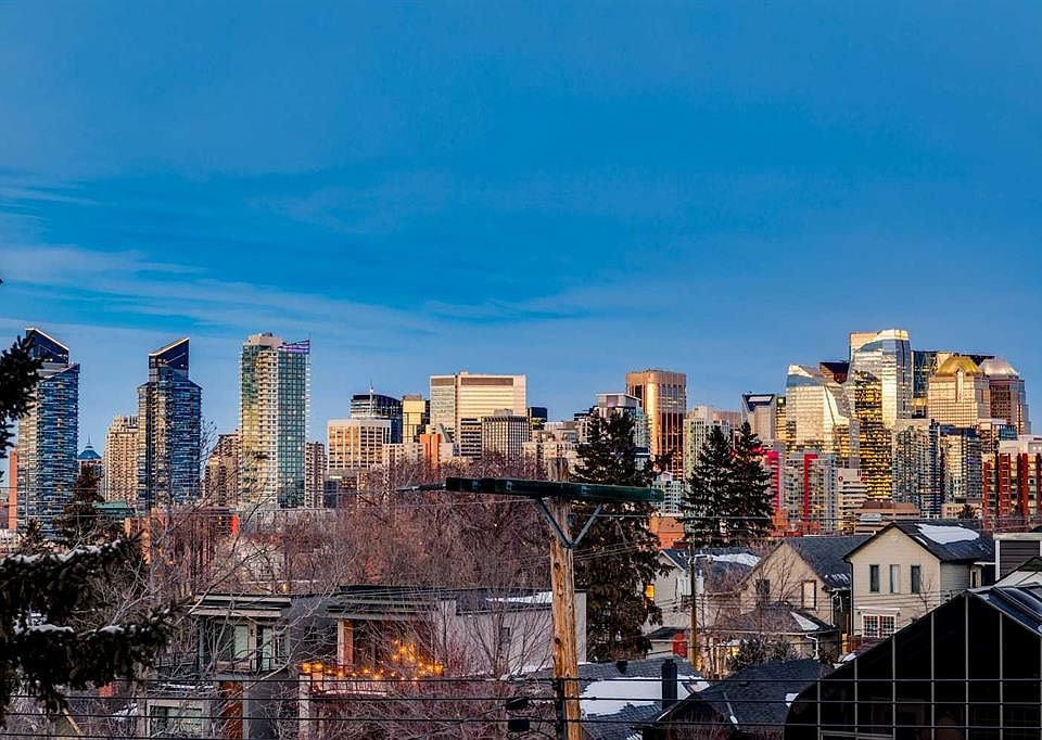 1st image of 2126 W 18a St SW