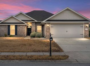 105 River Crest Ln, Helena, AL 35080