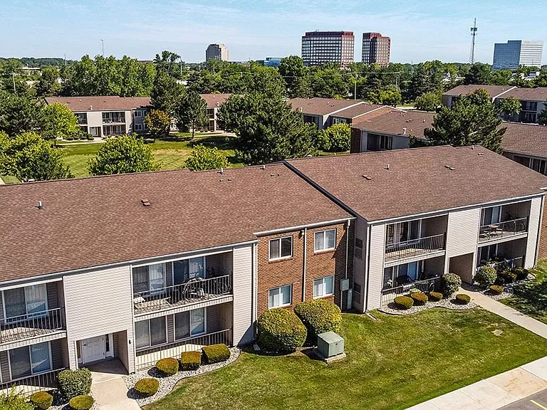 Sunnymede Apartments - Troy, MI — Photo 63