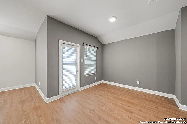 1080 Amble Oak — Photo 7