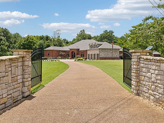 2nd image of 2526 Bearden Rd