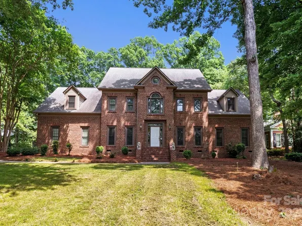 654 N 9th St, Albemarle, NC 28001