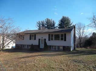 2166 Westbury Dr, Stroudsburg, PA 18360