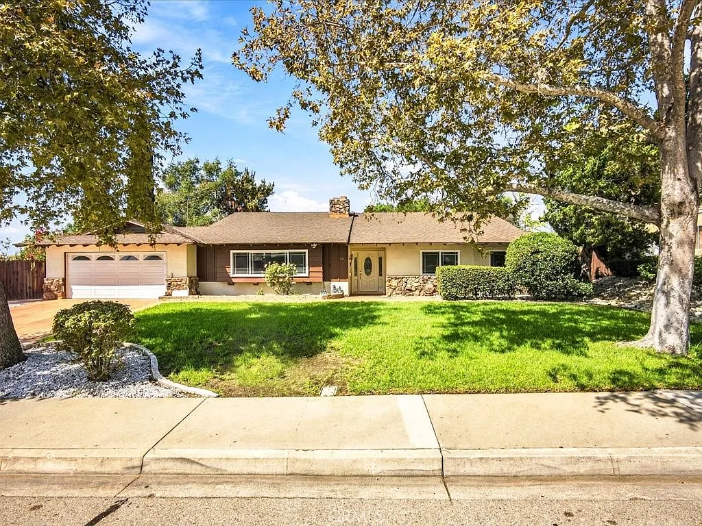 4 bed, 2280 sqft, $5,000 — Photo 4