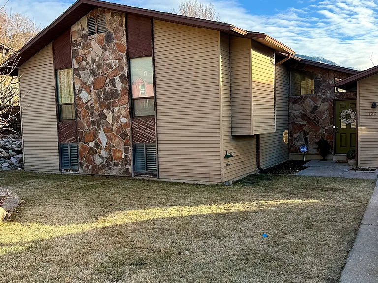 1349 E 3090 N — Photo 19