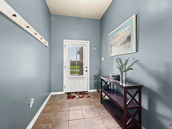 3rd image of 23173 Apricot Dr