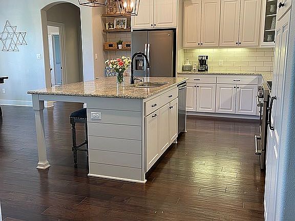4th image of 229 Essex Dr