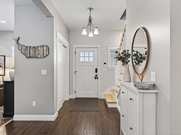 4th image of 42 Hillside Road