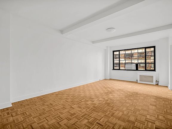 3rd image of 307 E 44th St APT 1008