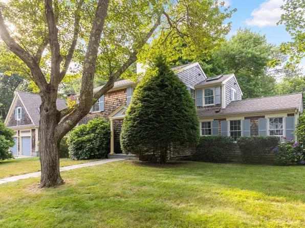 39 Downing St, Hingham, MA 02043