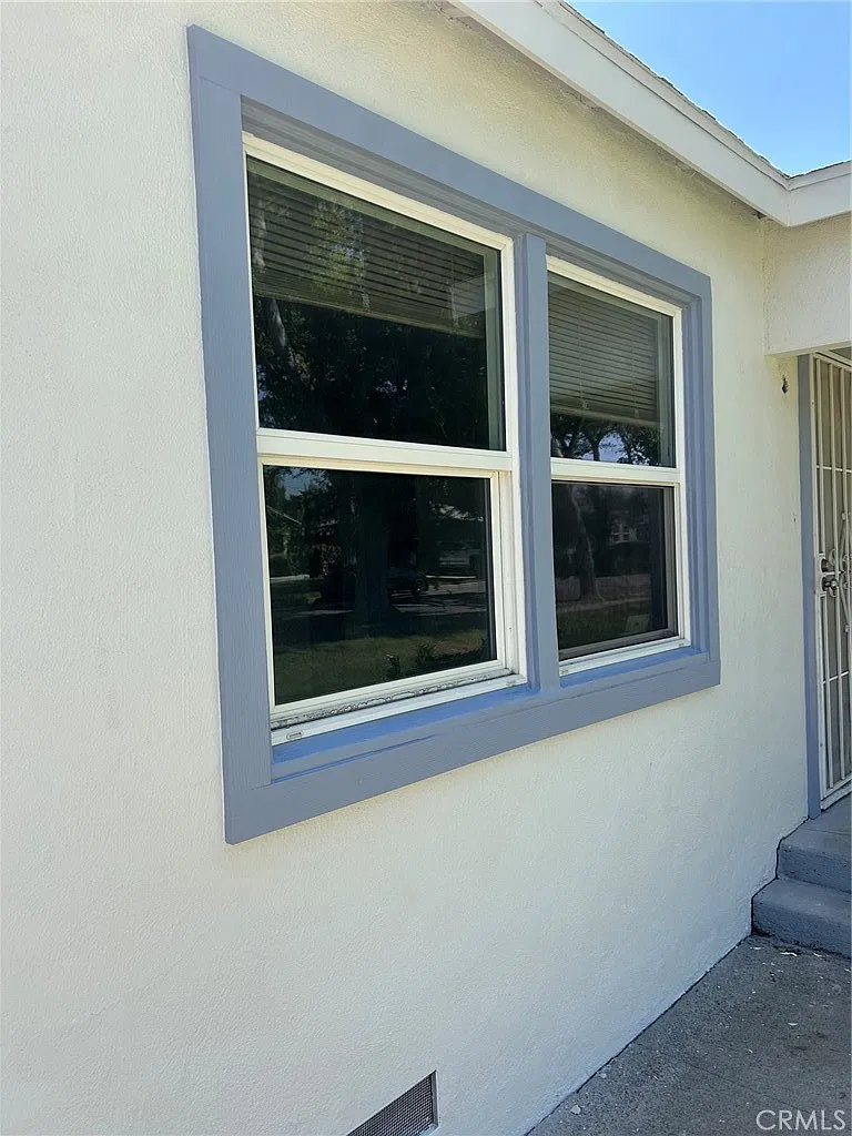 2 bed, 850 sqft, $2,200 — Photo 2