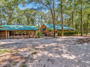 452 Fox Ln, Holt, FL 32564