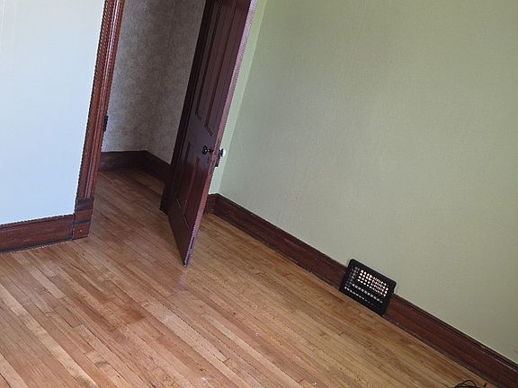 3rd image of 309 N Maple St #311
