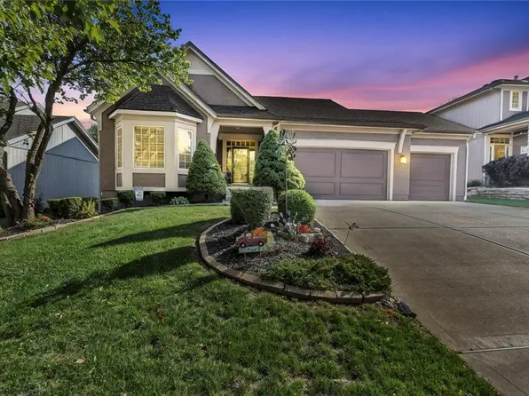 9013 W 161st St, Overland Park, KS 66085