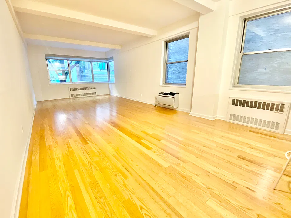 7 Lexington Ave #2G