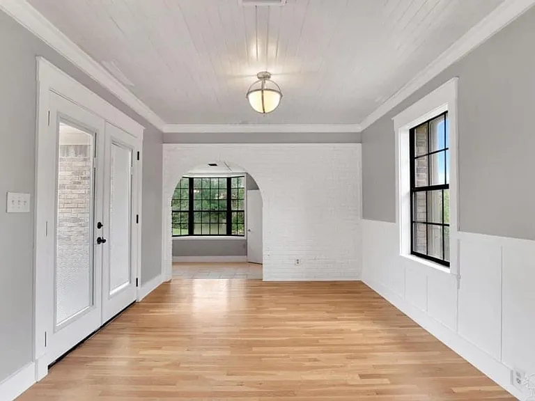 1660 E Hayes St — Photo 21