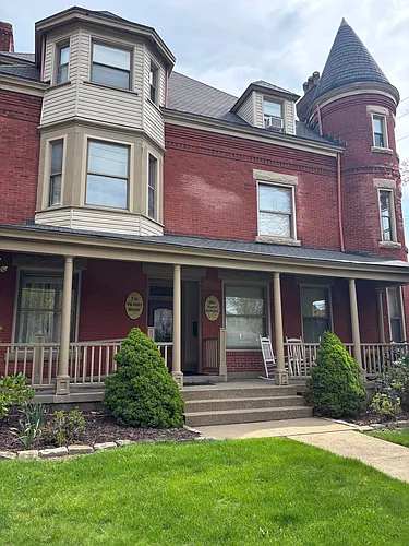 200 N Dithridge St Photo 1