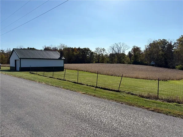 6908 Junction Rd, College Corner, OH 45003