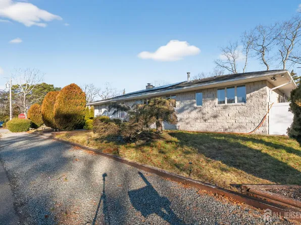 1326 Leguene Ave, Forked River, NJ 08731