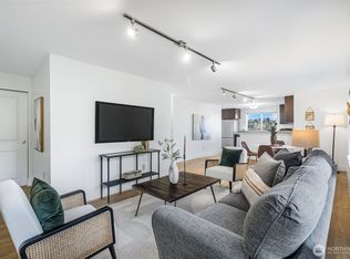 209 N 39th St APT 201, Seattle, WA 98103