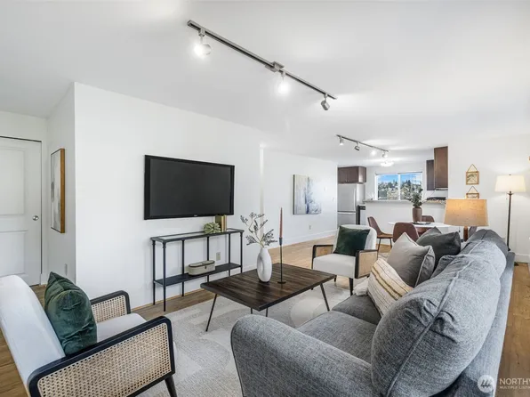 209 N 39th Street #201, Seattle, WA 98103