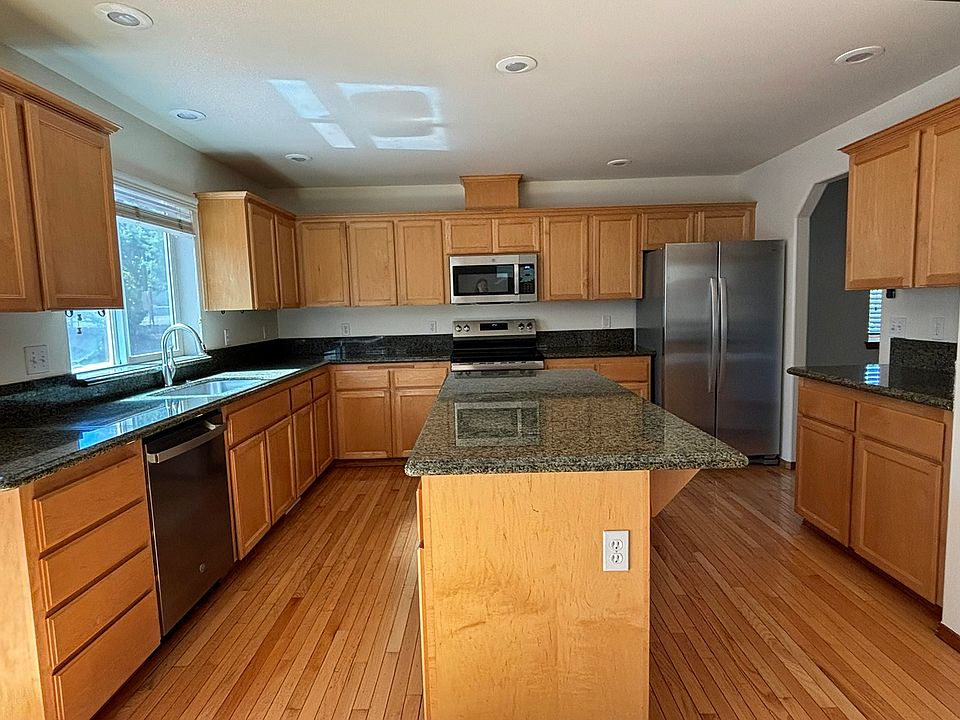 Kitchen with brand new appliances