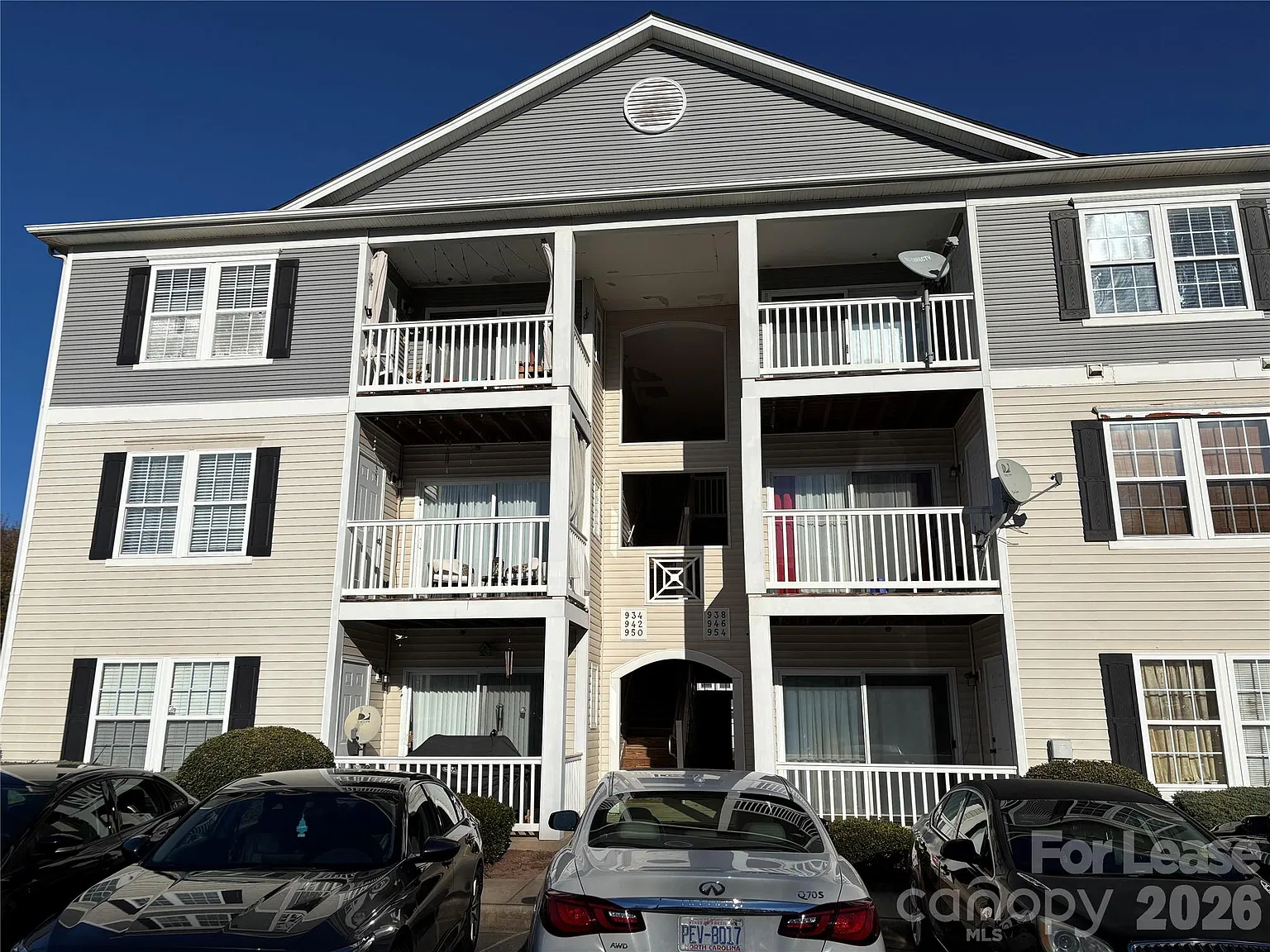 3 bed, 2.0 bath, 1191 sqft, $1,600 — Photo 1