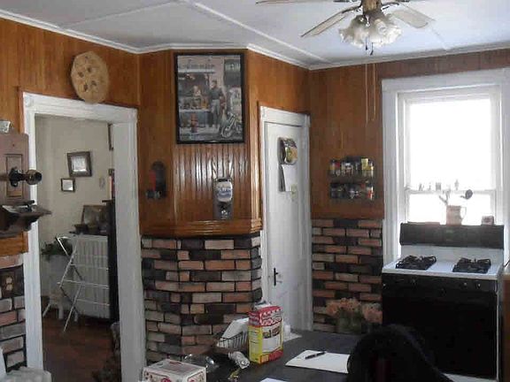 2nd image of 21 E Elm Ave