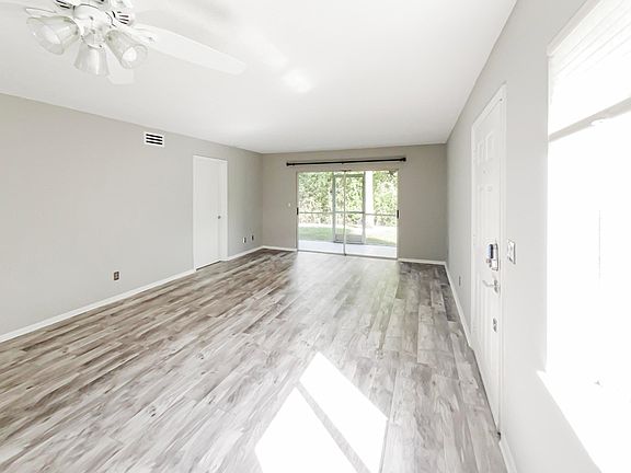 3rd image of 224 SE Village Drive #224