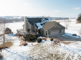 2916 110th St, Norway, IA 52318