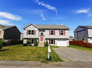 22 Lea Ln, Fall River, MA 02721
