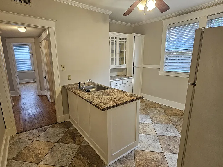 212 S Willett St #2 — Photo 12