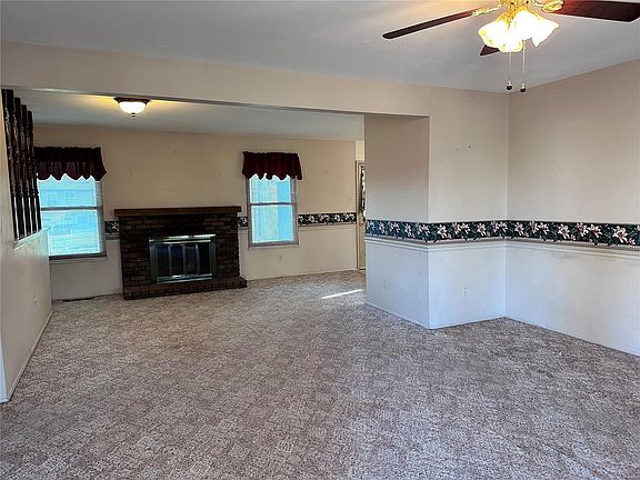 3rd image of 2828 Gladwood Dr