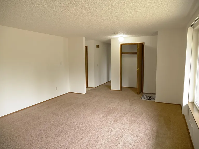 9904 46th Ave E — Photo 11