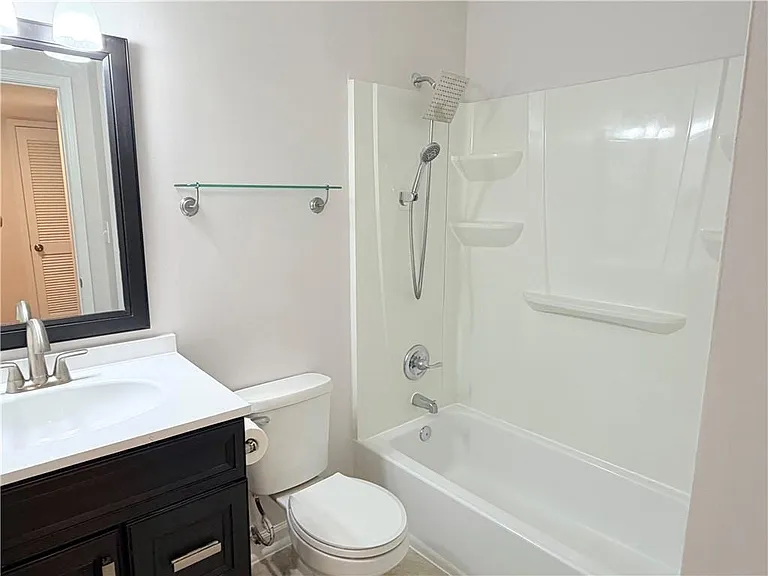 1166 Booth Rd SW #505 — Photo 11