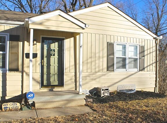 2nd image of 8849 Rainbow Ln