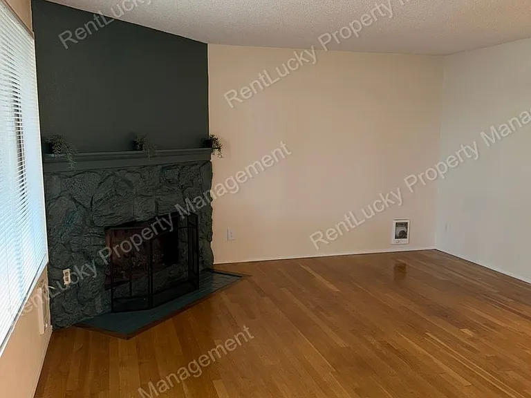 12510 NE 117th Pl #B3 — Photo 9