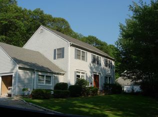 109 Crystal Brook Hollow Rd, Mount Sinai, NY 11766