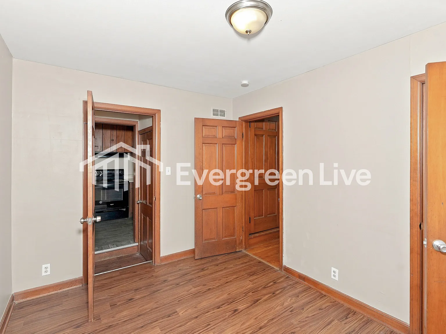 4 bed, 1.5 bath, 1104 sqft, $1,845 — Photo 4