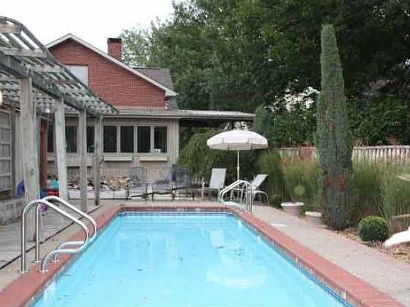 backyard pool to house