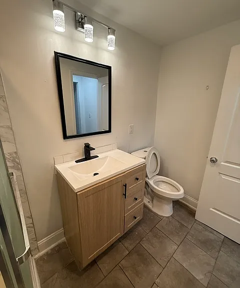 631 Vance St E — Photo 13