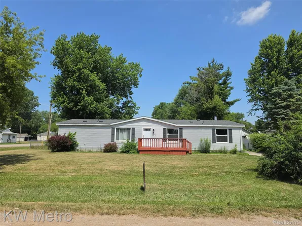 3520 Hogarth Ave, Flint, MI 48532